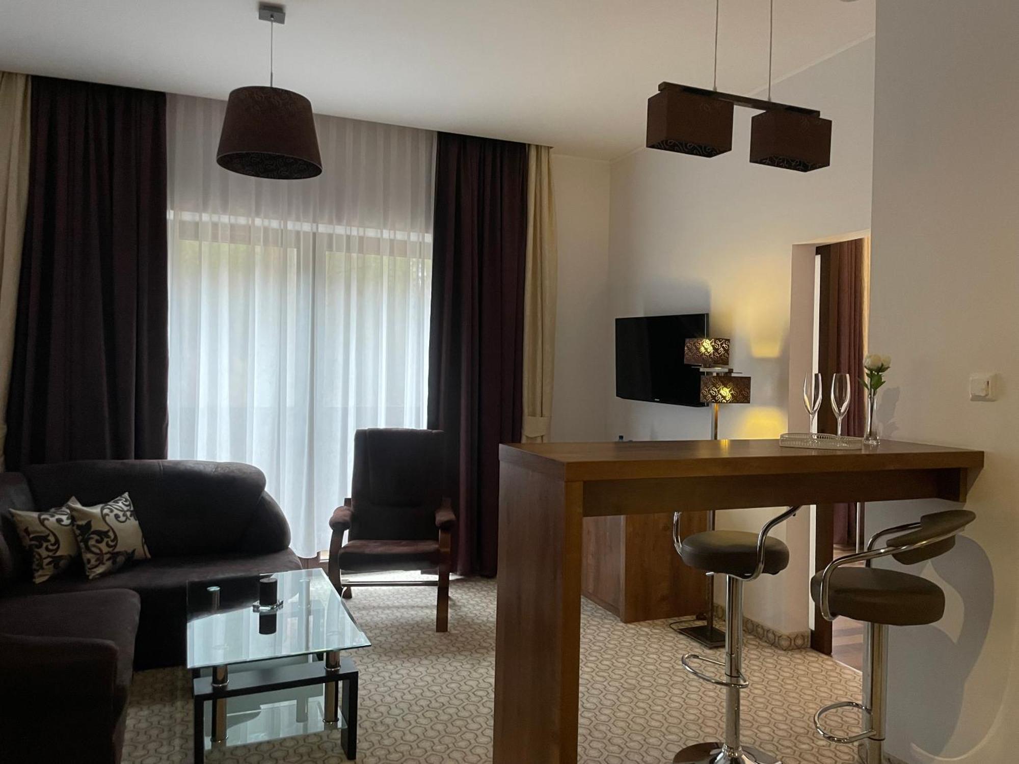 דרוהיצין Hotel Drohicki מראה חיצוני תמונה