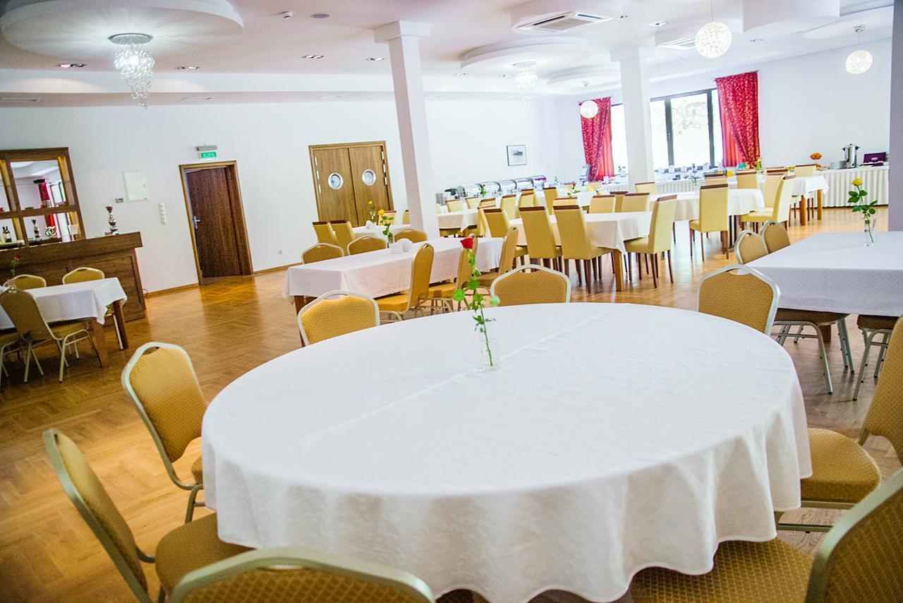 דרוהיצין Hotel Drohicki מראה חיצוני תמונה