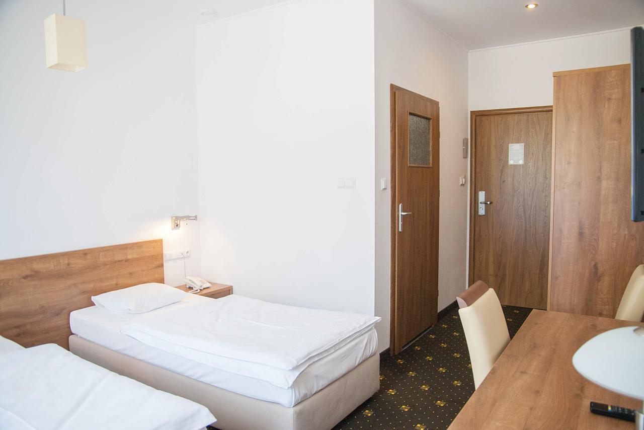 דרוהיצין Hotel Drohicki מראה חיצוני תמונה